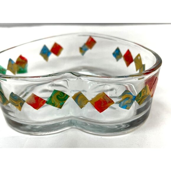 Heart-Shaped Glass Bowl With Colorful Diamond Pattern - Picture 4 of 4